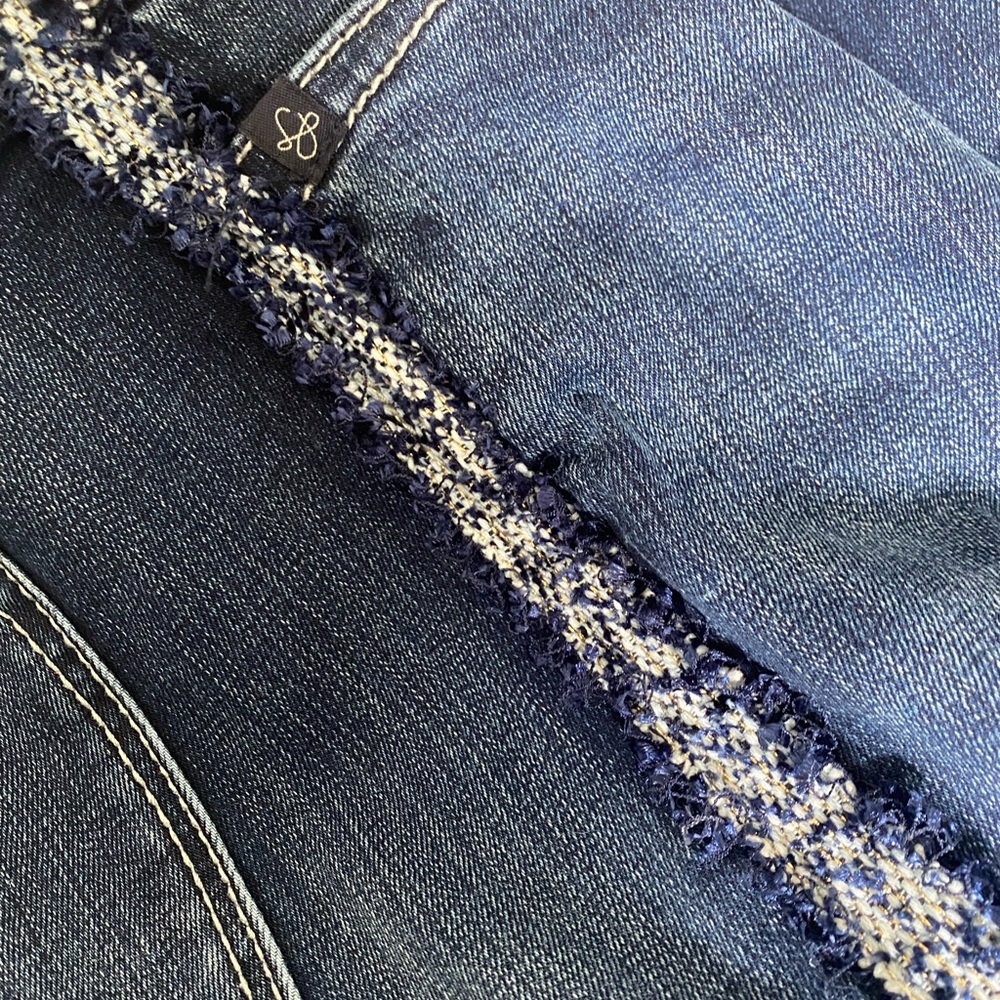 Lola Jeans.  Kate. High rise ankle. - Picture 4 of 4